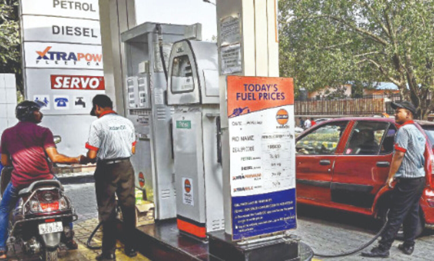 Indias fuel demand slumps to nine-mbonth low in May
