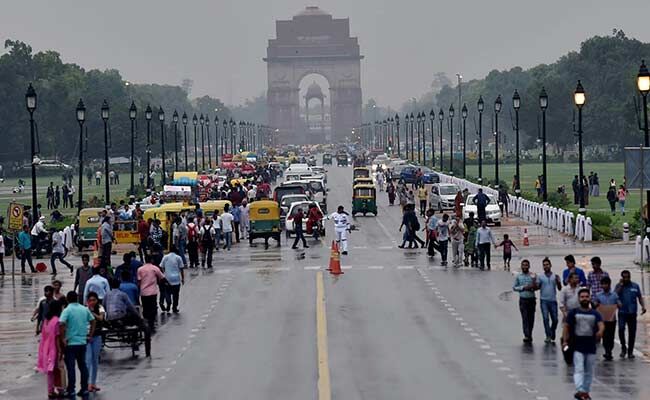 Overnight rains bring down temperature in Delhi