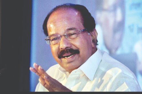 Moily slams Centre over fuel prices Moily slams Centre over fuel prices