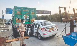 3 killed in Yamuna E-way mishap 3 killed in Yamuna E-way mishap