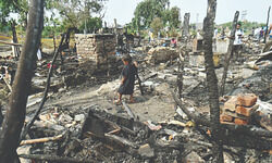 Rohingya refugees in pieces after blaze turns homes to ash