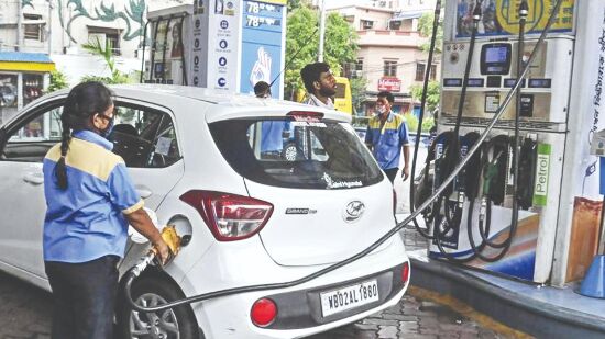 After Mumbai, Hyd sees Rs 100/litre petrol After Mumbai, Hyd sees Rs 100/litre petrol
