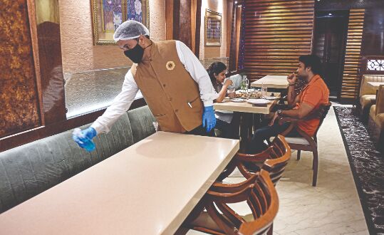 Restros roll out red carpet,  customers remain cautious