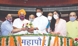 Delhi gets new Mayors amid AAPs claims of graft Delhi gets new Mayors amid AAPs claims of graft