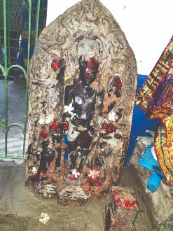 4 ancient stone idols recovered from pond 4 ancient stone idols recovered from pond