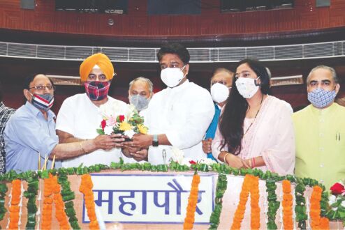 Delhi gets new Mayors amid AAPs claims of graft Delhi gets new Mayors amid AAPs claims of graft