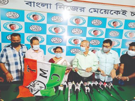 Siliguri: Several leaders of CPI(M) & BJP join Trinamool Siliguri: Several leaders of CPI(M) & BJP join Trinamool