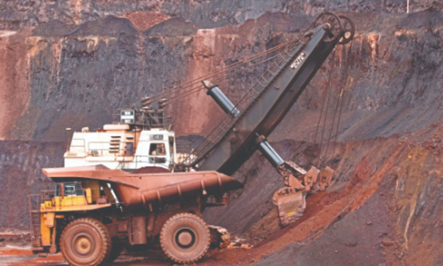 Mineral production rises 37% in April