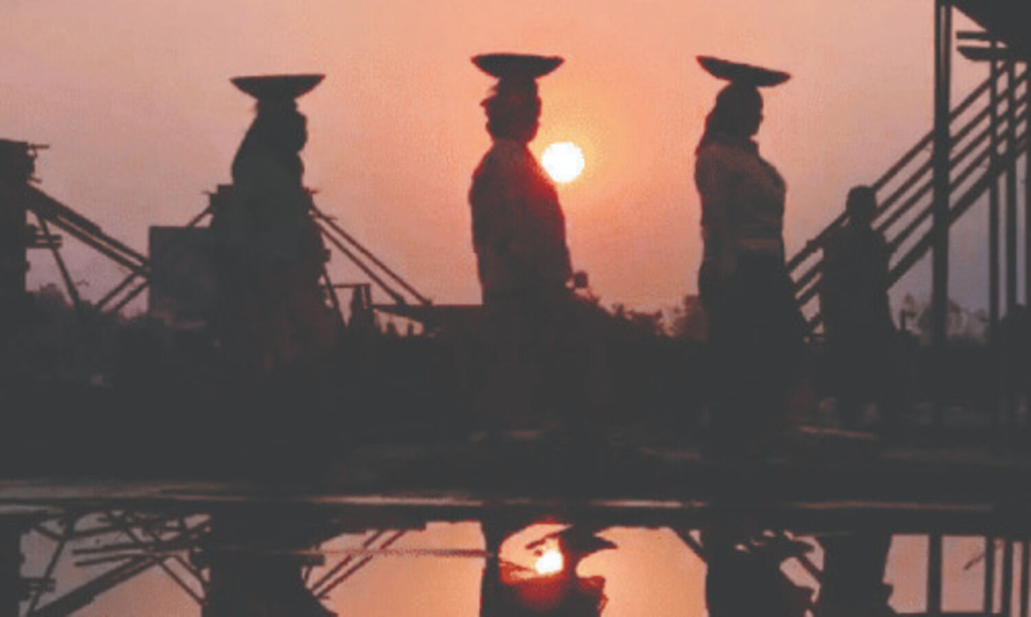 No intention to delay fixing minimum wages: Govt