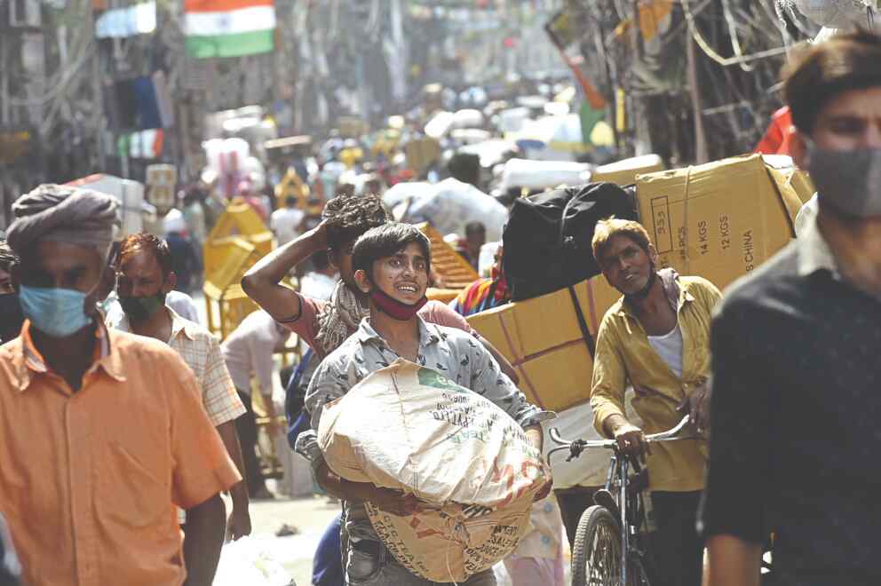 Third wave in 6-8 weeks if Covid norms not followed: AIIMS chief Third wave in 6-8 weeks if Covid norms not followed: AIIMS chief