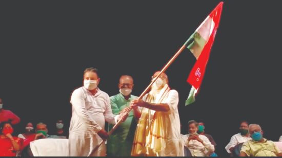 Tapan Sinha, Mukul Roys close aide, joins Trinamool Tapan Sinha, Mukul Roys close aide, joins Trinamool
