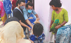 Community kitchen set up in Dhobi Ghat