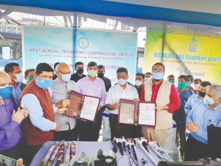 MoU inked to give CNG facility to all bus depots of state govt MoU inked to give CNG facility to all bus depots of state govt