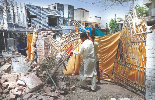 2 suspects arrested over blast outside Hafiz Saeeds house in Pak
