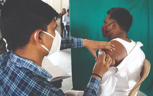 Delhi administers record 1.56L vaccines in a day Delhi administers record 1.56L vaccines in a day
