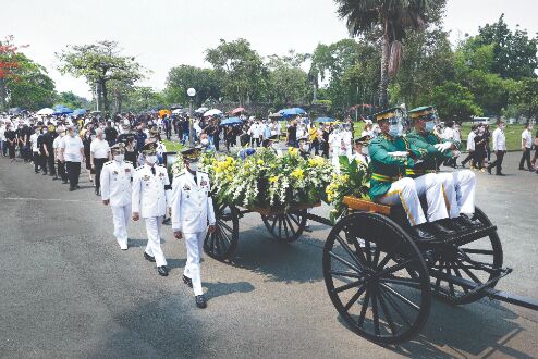 Ex-Philippine leader Aquino who challenged China is buried Ex-Philippine leader Aquino who challenged China is buried