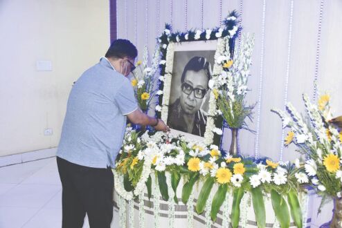 Fans pay tribute to R D Burman on his 82nd birth anniv