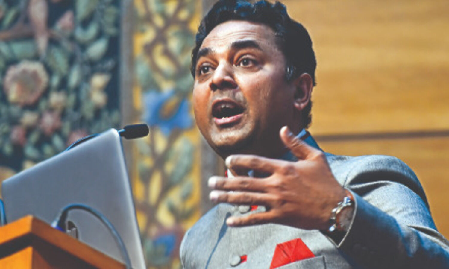 Rs 1.75L cr disinvestment target on track, says CEA