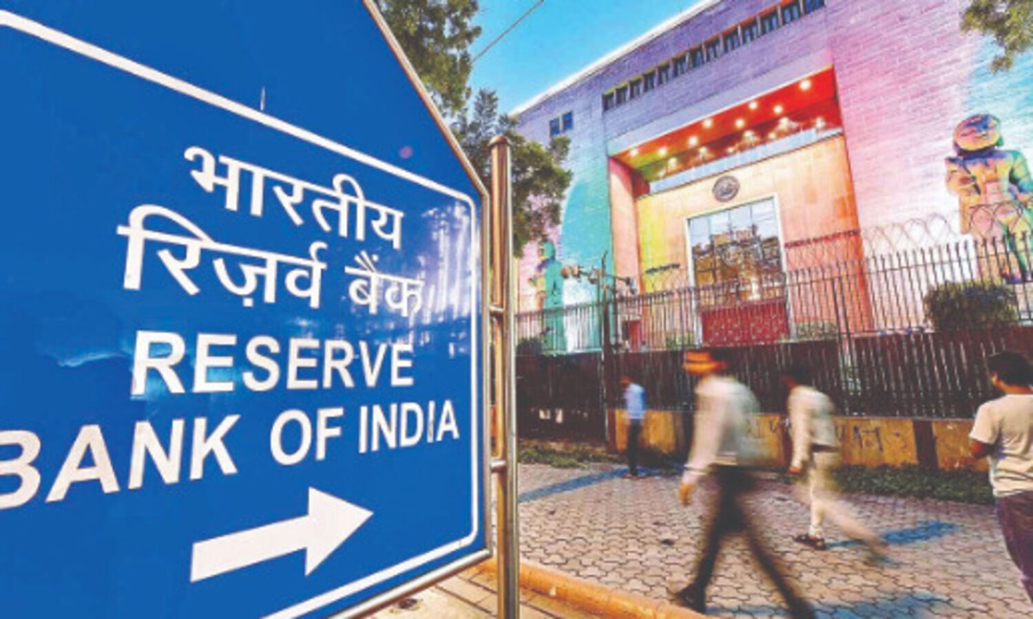 Indias current account surplus at 0.9% in FY21