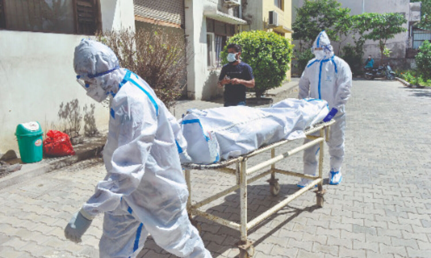 Issue norms in 6 weeks for financial help to kin of Covid victims: SC