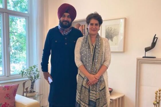 Navjot Sidhu meets Priyanka Gandhi