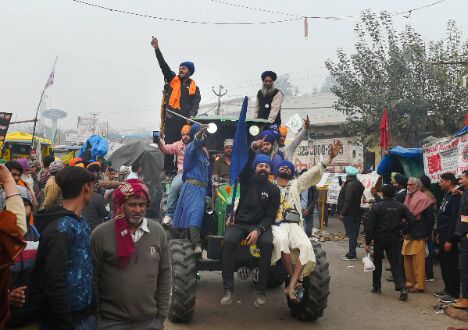 BJP workers, farm law protestors clash in Ghazipur