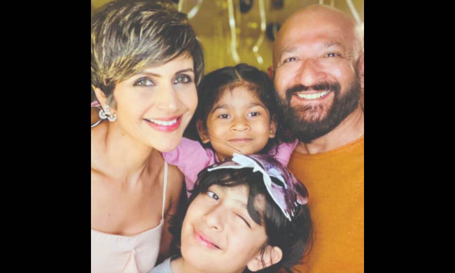 B-Town pays homage to filmmaker Raj Kaushal B-Town pays homage to filmmaker Raj Kaushal