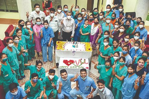 PM hails doctors contribution in saving lives from Covid PM hails doctors contribution in saving lives from Covid