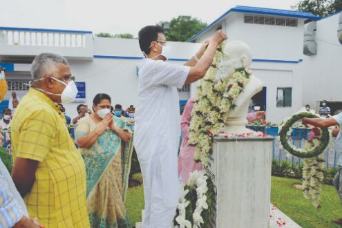 CM, ministers pay tribute to Dr BC Roy