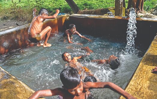 Heat wave singes North India, monsoon not yet in sight