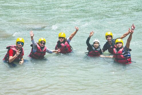 Tourists throng Himachal