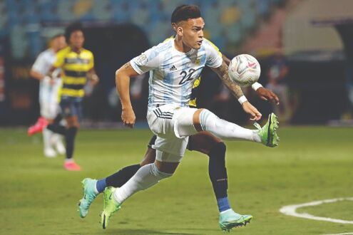 Argentina beat Ecuador at Copa, to play Colombia in semi-final Argentina beat Ecuador at Copa, to play Colombia in semi-final