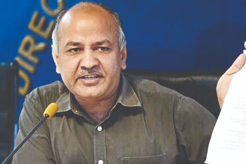 Student-Teacher Ratio: 97% non-compliant govt schools are run by MCDs, says Sisodia Student-Teacher Ratio: 97% non-compliant govt schools are run by MCDs, says Sisodia