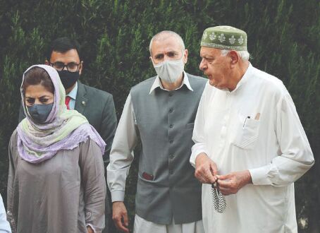 PAGD leaders meet, first time after PMs all-party meeting on J&K PAGD leaders meet, first time after PMs all-party meeting on J&K