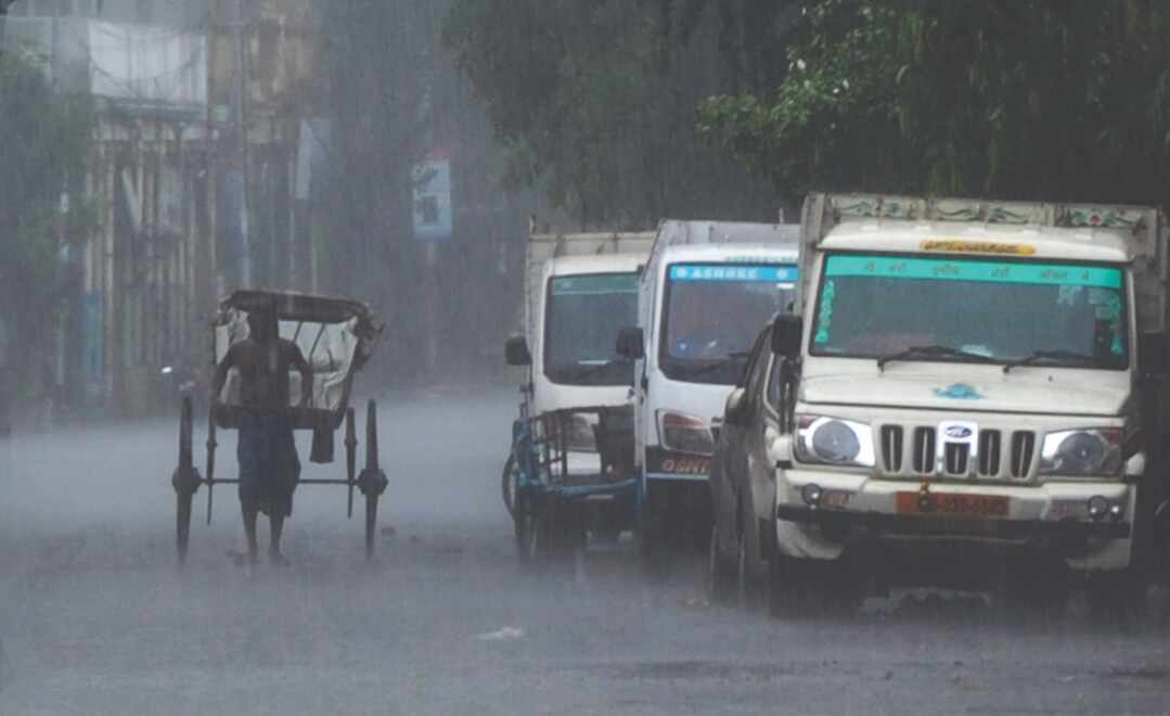 MeT predicts very heavy rains across Bengal from July 7 MeT predicts very heavy rains across Bengal from July 7
