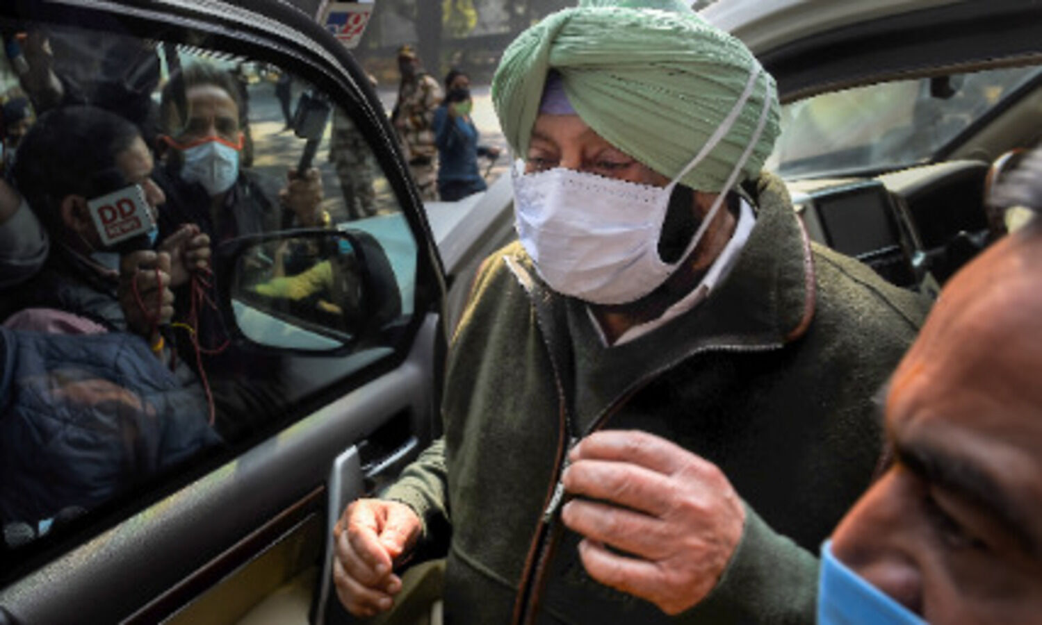 Amarinder meets Sonia amid infighting in Punjab Congress