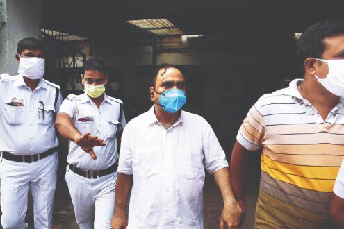 Man held for posing as CBI lawyer, using Raj Bhawan as office address Man held for posing as CBI lawyer, using Raj Bhawan as office address