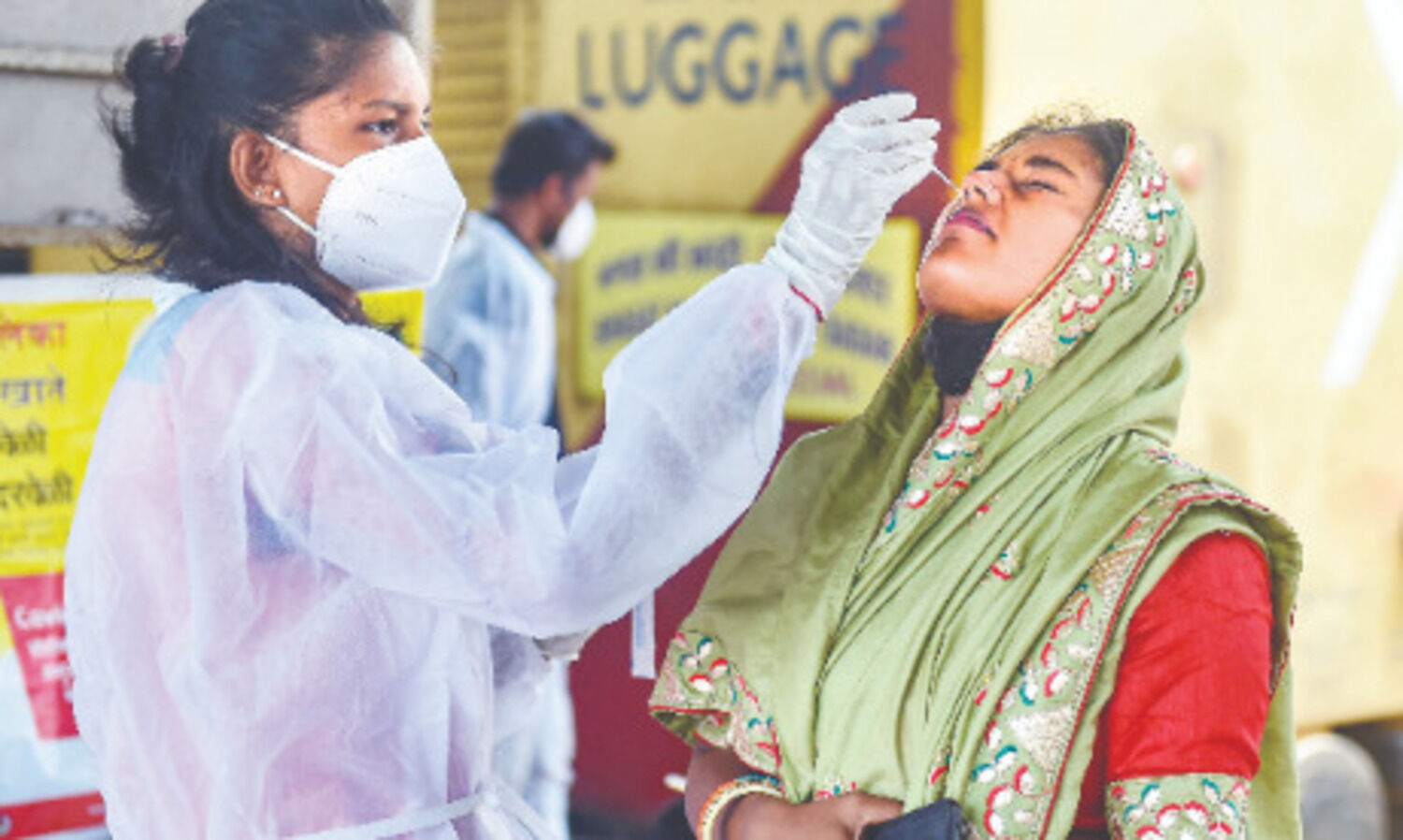 India reports 43,733 new Covid cases