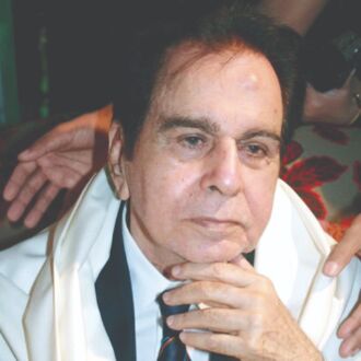 Dharmendra pays an emotional tribute to actor Dilip Kumar