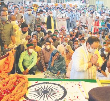 Rahul Gandhi, Nadda pay last respect to Virbhadra Singh