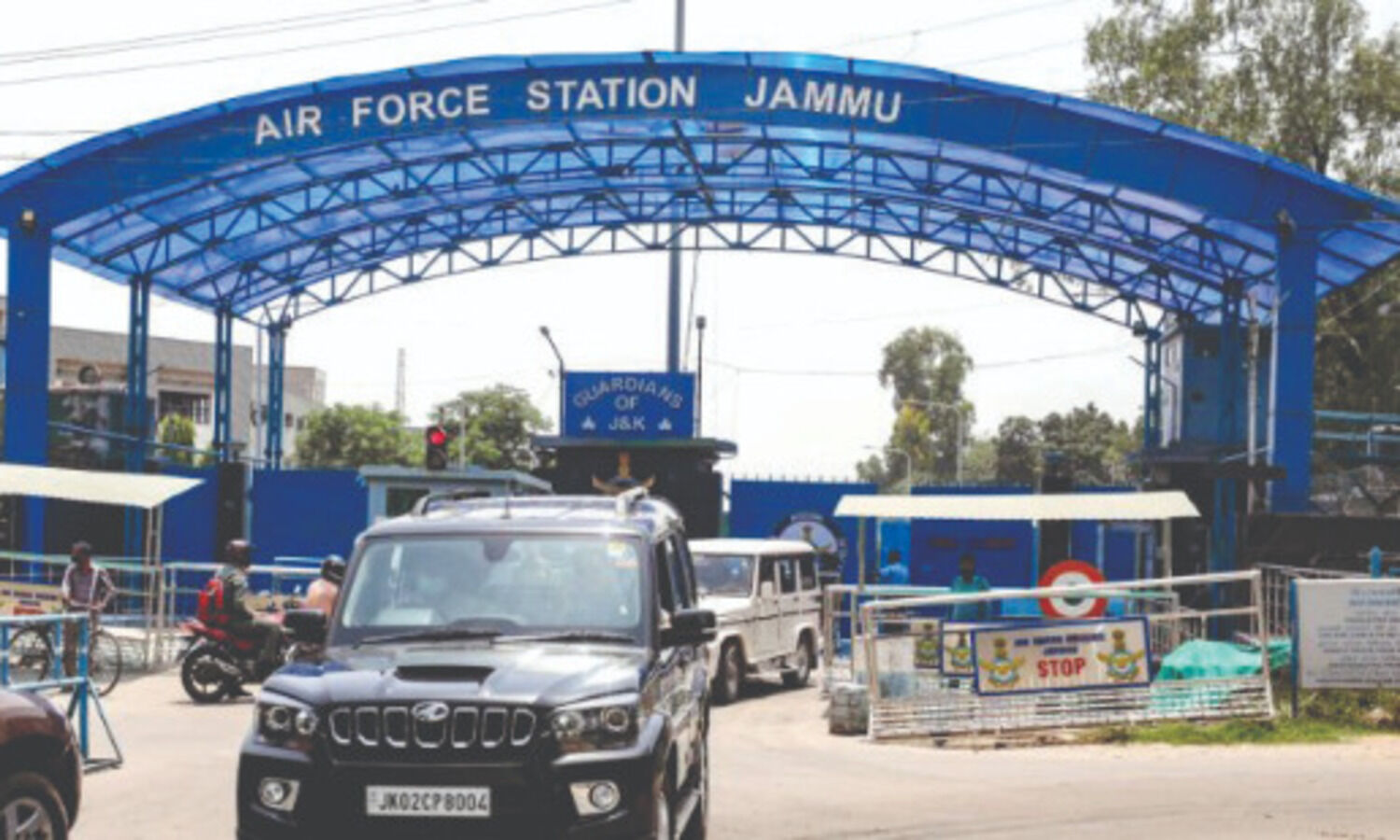 Security sources say pressure fuse in bombs indicates role of Pak military