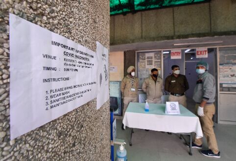 Over 1.44 crore unutilised COVID-19 vaccine doses available with states, private hospitals:Centre Over 1.44 crore unutilised COVID-19 vaccine doses available with states, private hospitals:Centre