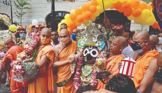 In a first, carcade replaces chariots in city In a first, carcade replaces chariots in city