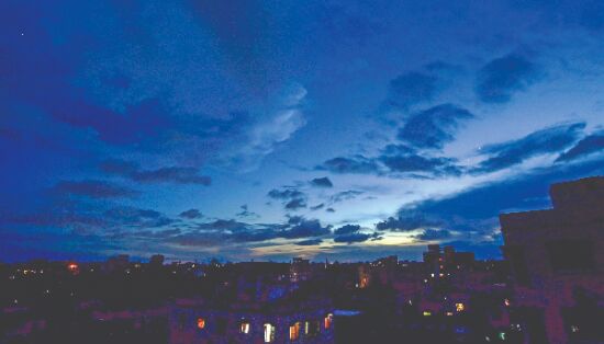 South Bengal dists to witness rains with lightning in next 24 hrs: MeT South Bengal dists to witness rains with lightning in next 24 hrs: MeT