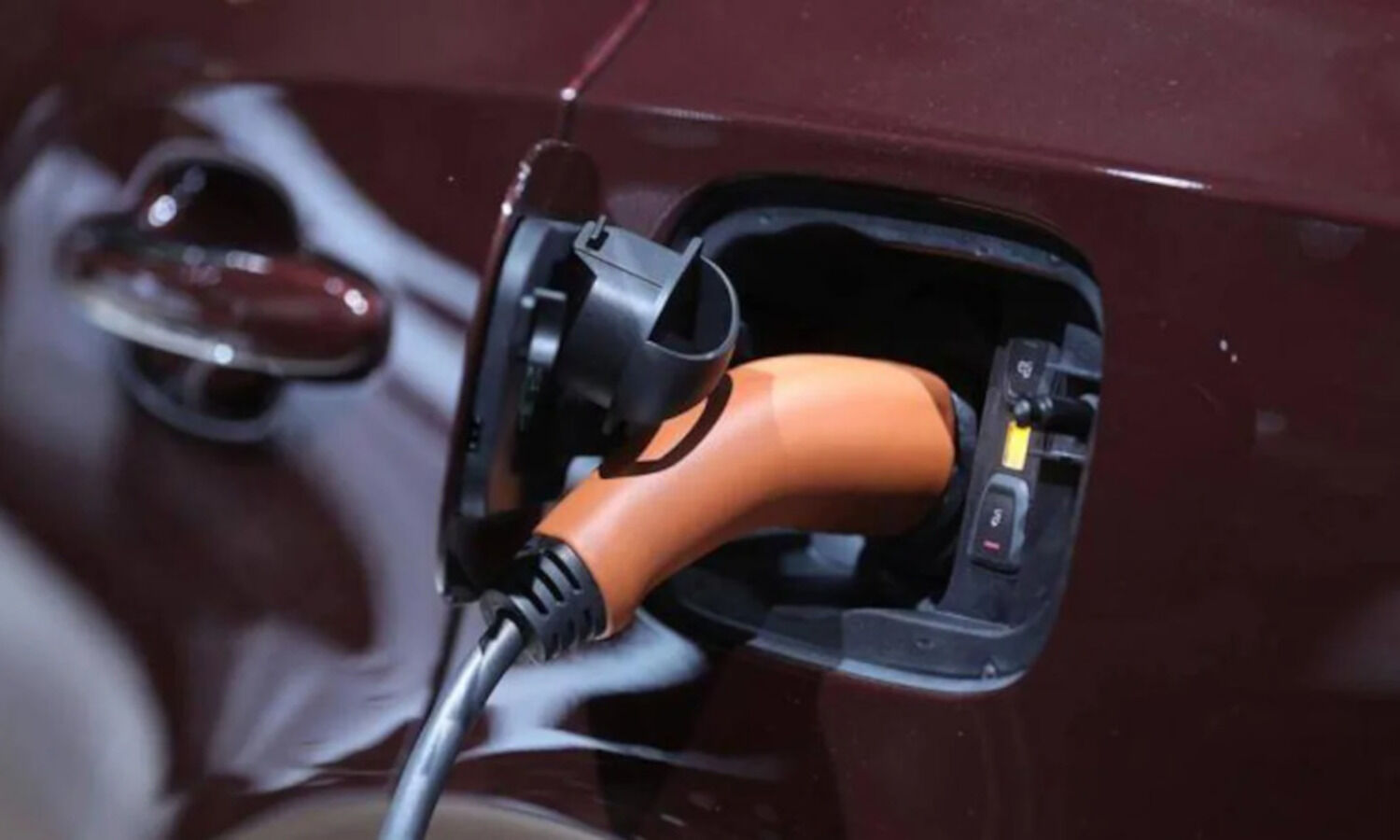 Maha EV Policy to accelerate electric vehicle adoption