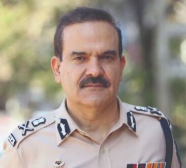 Maha gives nod to ACB for open inquiry into corruption charges against Param Bir Singh