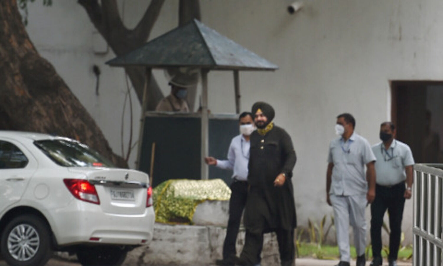 Navjot Singh Sidhu meets Sonia Gandhi ahead of likely Punjab Cong revamp