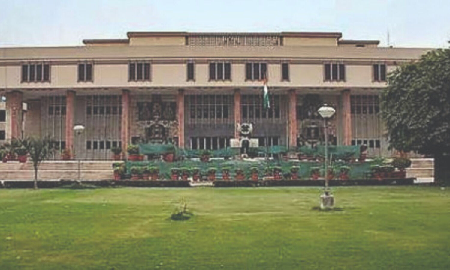 High Court gives two   weeks to Centre to file reply on plea to open Nizamuddin Markaz