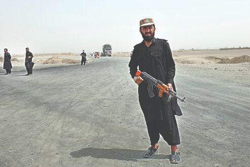 Afghan forces battle Taliban at border post with Pakistan Afghan forces battle Taliban at border post with Pakistan
