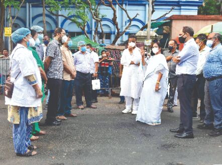 CM pays surprise visit to Kalighat vaccination centre